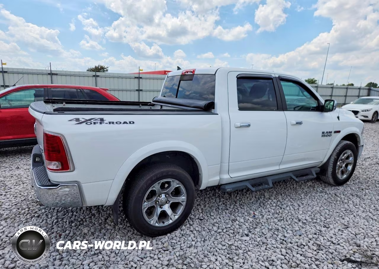 2018 Ram 1500 Laramie VIN:1C6RR7NM9JS249038 - 3