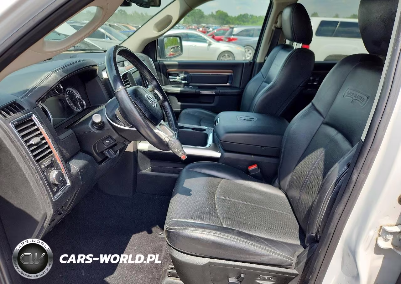 2018 Ram 1500 Laramie VIN:1C6RR7NM9JS249038 - 7