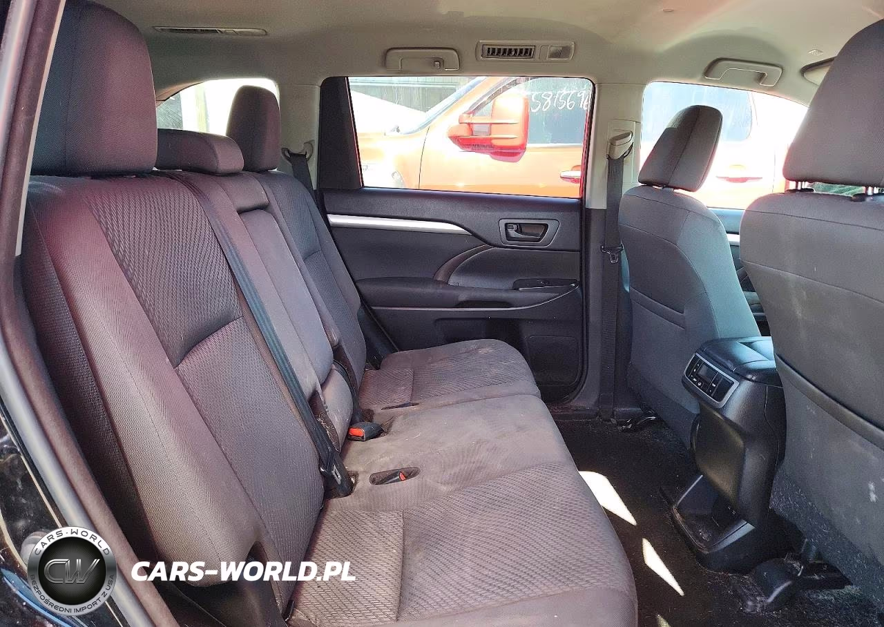 2018 Toyota Highlander Le VIN:5TDBZRFH7JS898904 - 11