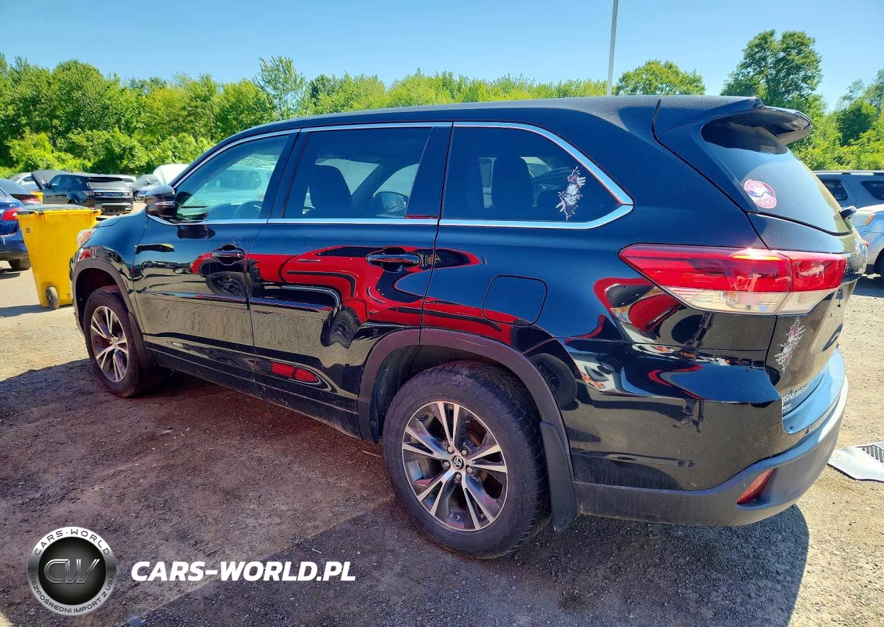 2018 Toyota Highlander Le VIN:5TDBZRFH7JS898904 - 2