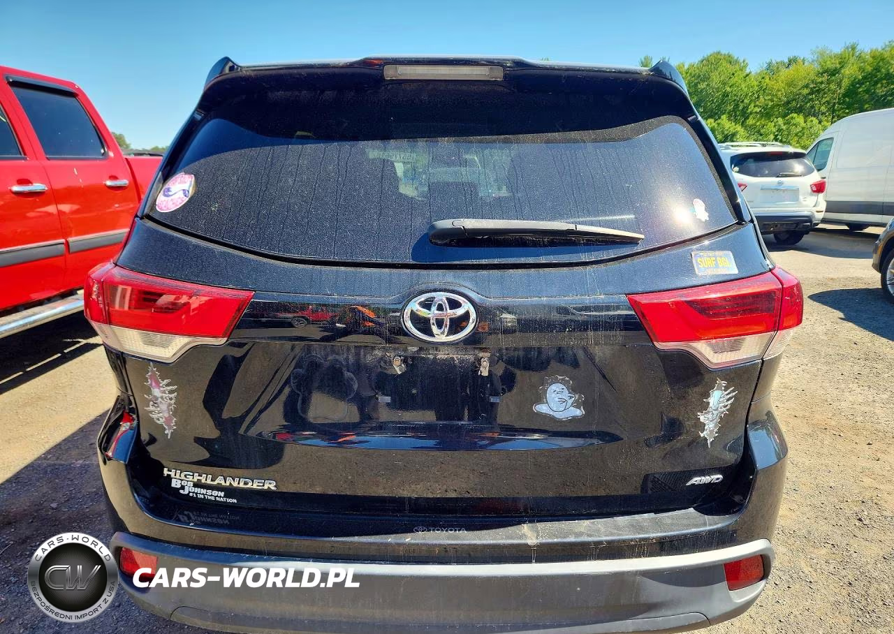 2018 Toyota Highlander Le VIN:5TDBZRFH7JS898904 - 6