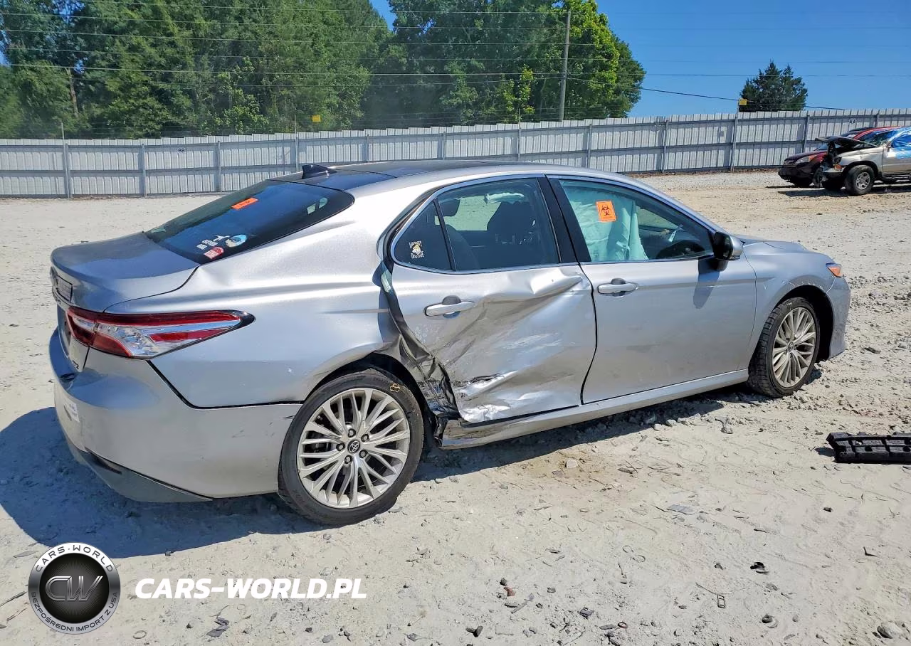 2019 Toyota Camry Xle VIN:4T1B11HKXKU298260 - 3