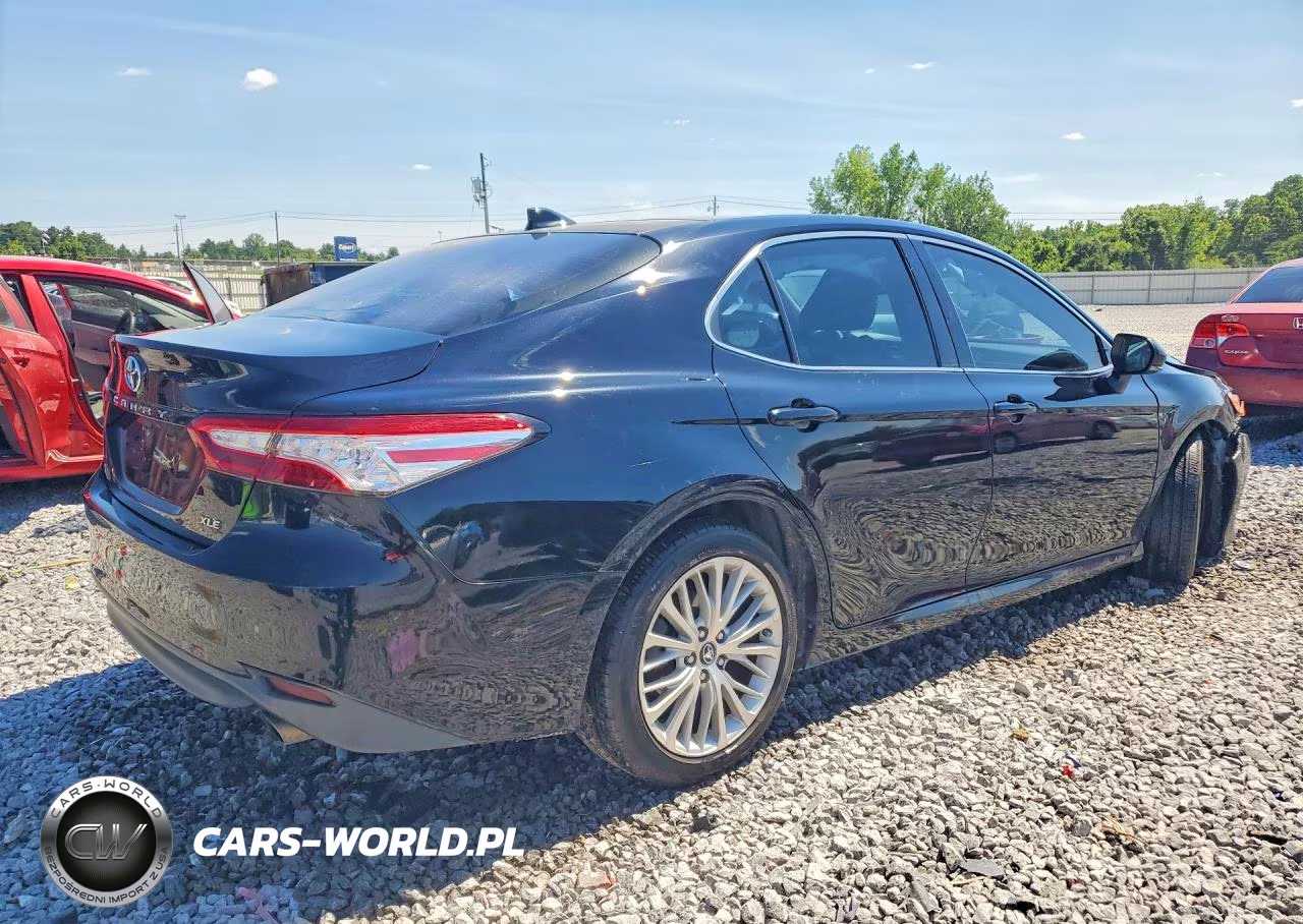 2019 Toyota Camry Xle VIN:4T1B11HK2KU768930 - 3