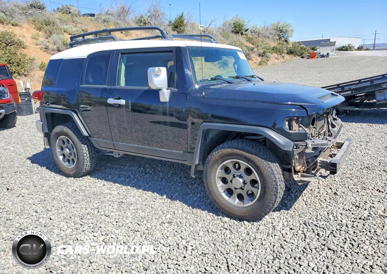 2013 Toyota Fj Cruiser Base VIN:JTEBU4BF9DK163614 - 4
