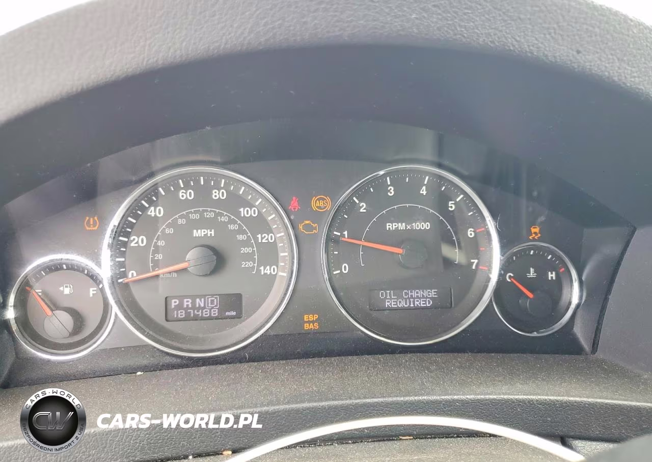 2009 Jeep Grand Cherokee Laredo VIN:1J8GR48K89C556160 - 9