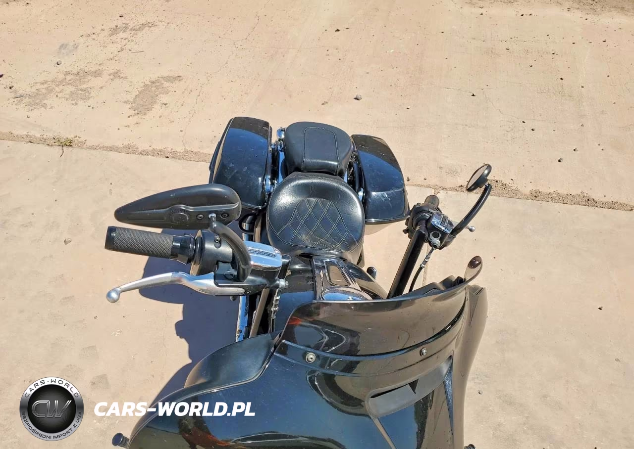 2015 Harley-Davidson Flhx Street Glide VIN:1HD1KBM34FB656745 - 5