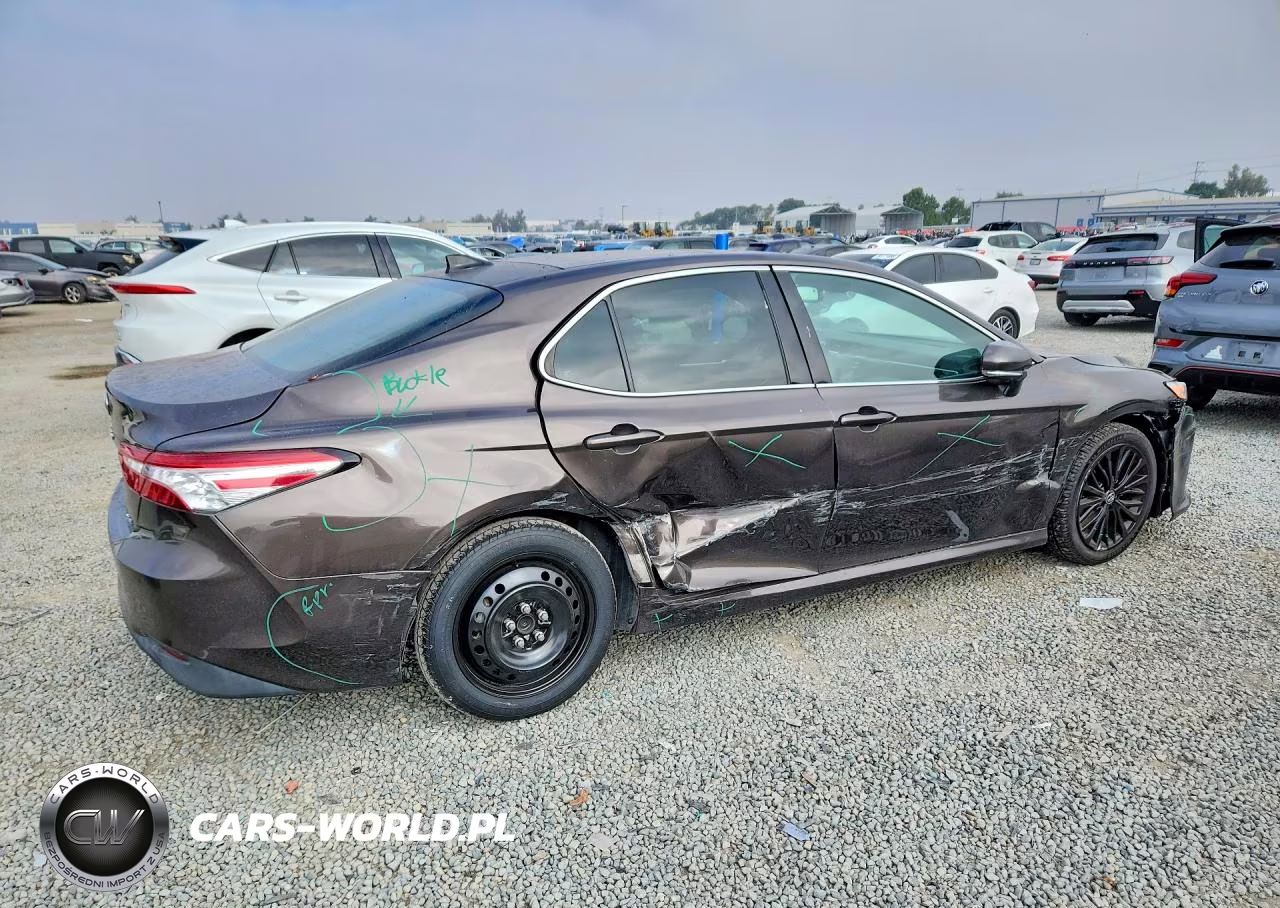 2018 Toyota Camry Xle V6 VIN:4T1BZ1HK6JU007941 - 3