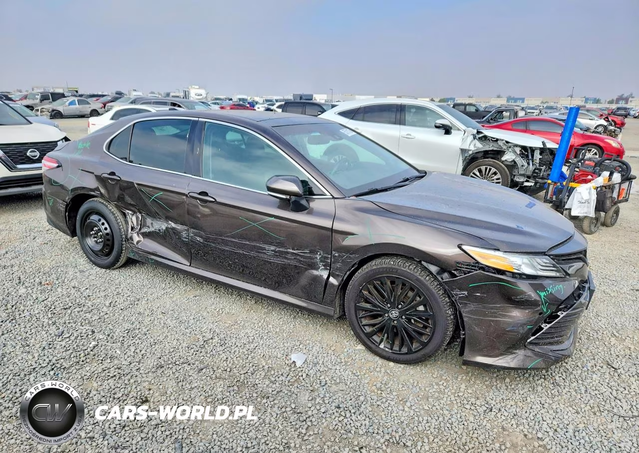 2018 Toyota Camry Xle V6 VIN:4T1BZ1HK6JU007941 - 4