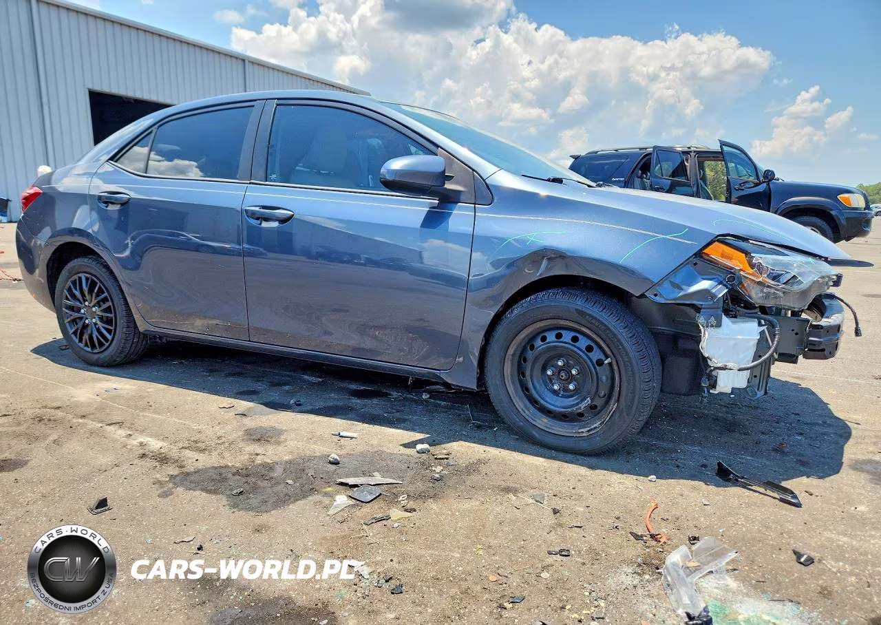 2018 Toyota Corolla Le VIN:2T1BURHE7JC991626 - 4