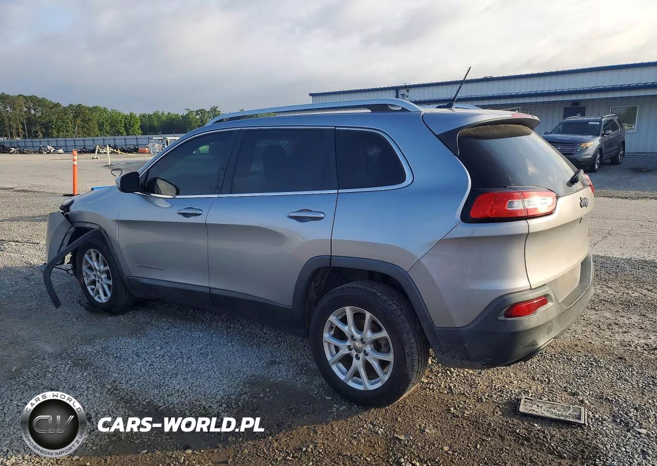 2015 Jeep Cherokee Latitude VIN:1C4PJLCB2FW601667 - 2