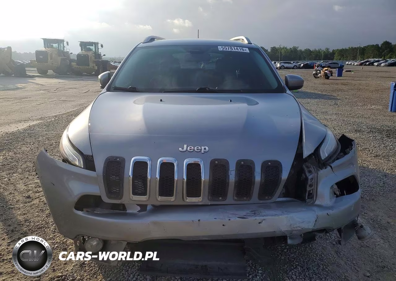 2015 Jeep Cherokee Latitude VIN:1C4PJLCB2FW601667 - 5