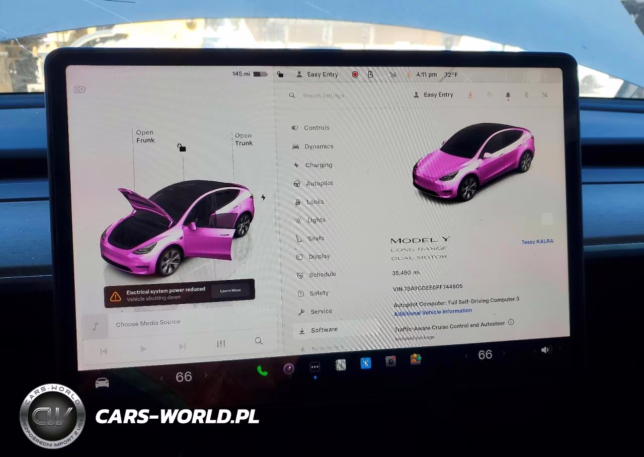 2023 Tesla Model Y VIN:7SAYGDEE0PF744805 - 9