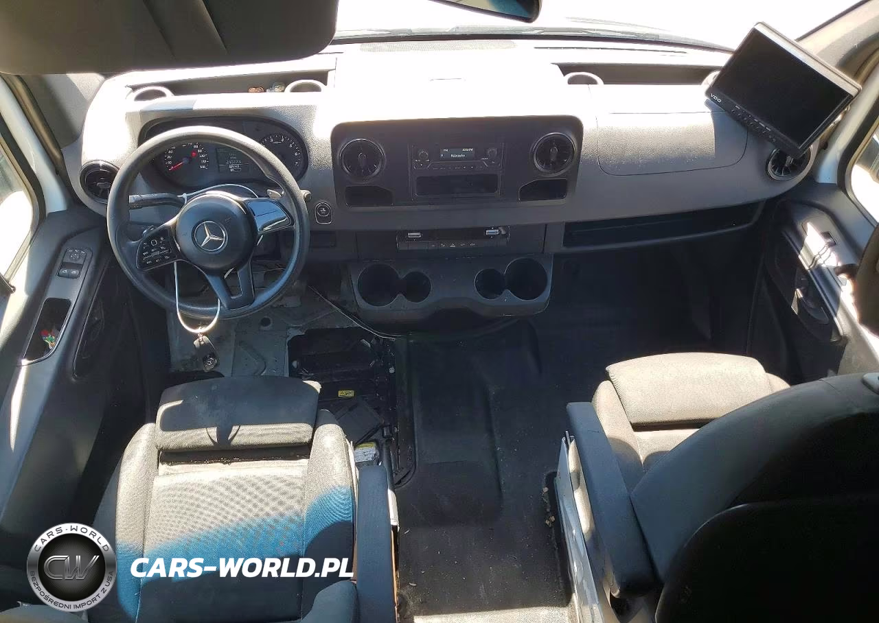2019 Mercedes-Benz Sprinter 2500 VIN:WD4PF1ED0KT013658 - 8