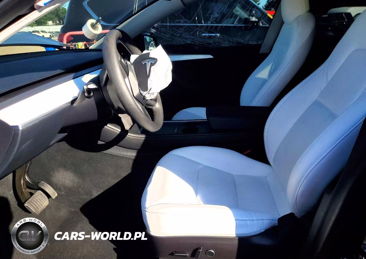 2023 Tesla Model Y VIN:7SAYGDEE4PF628068 - 7