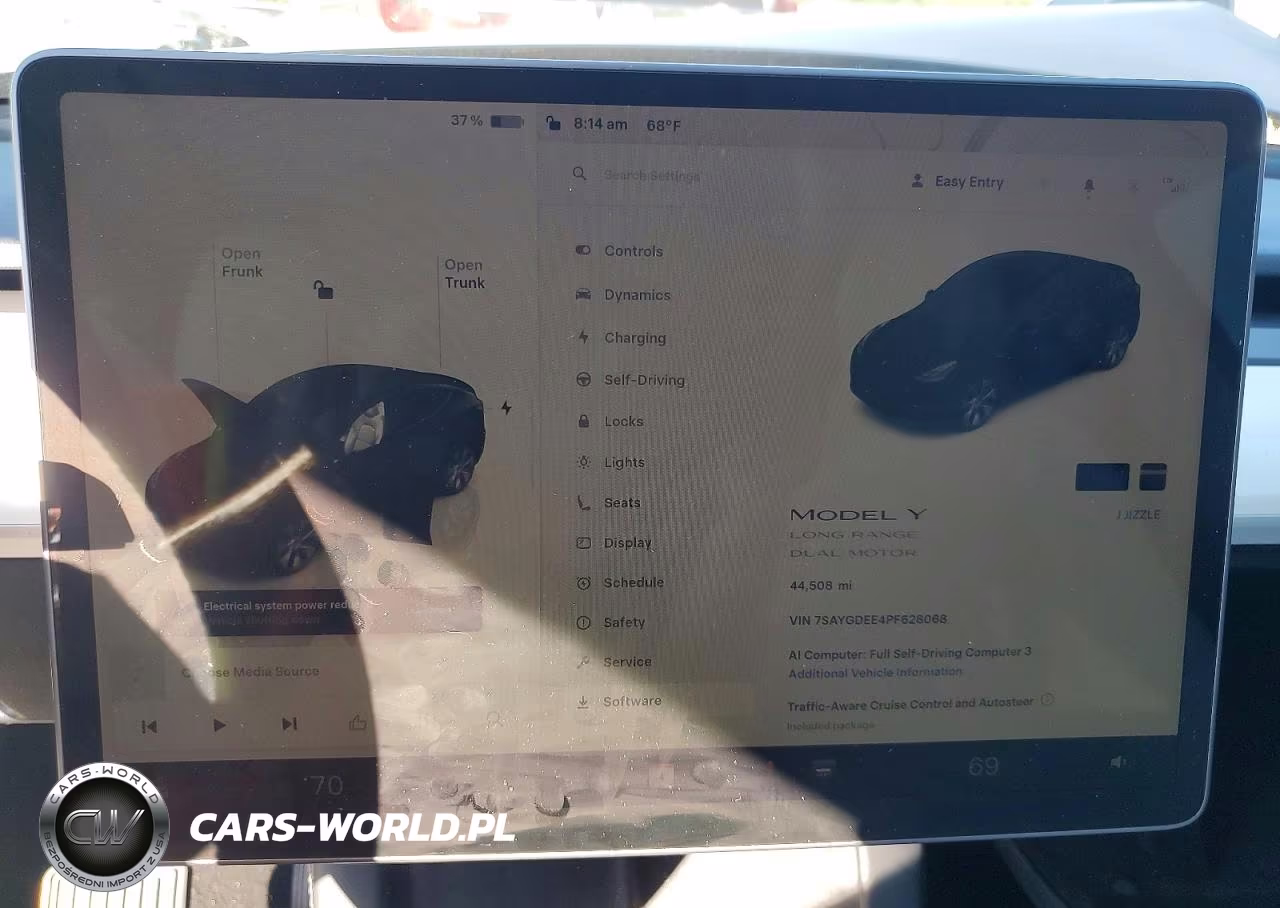 2023 Tesla Model Y VIN:7SAYGDEE4PF628068 - 9