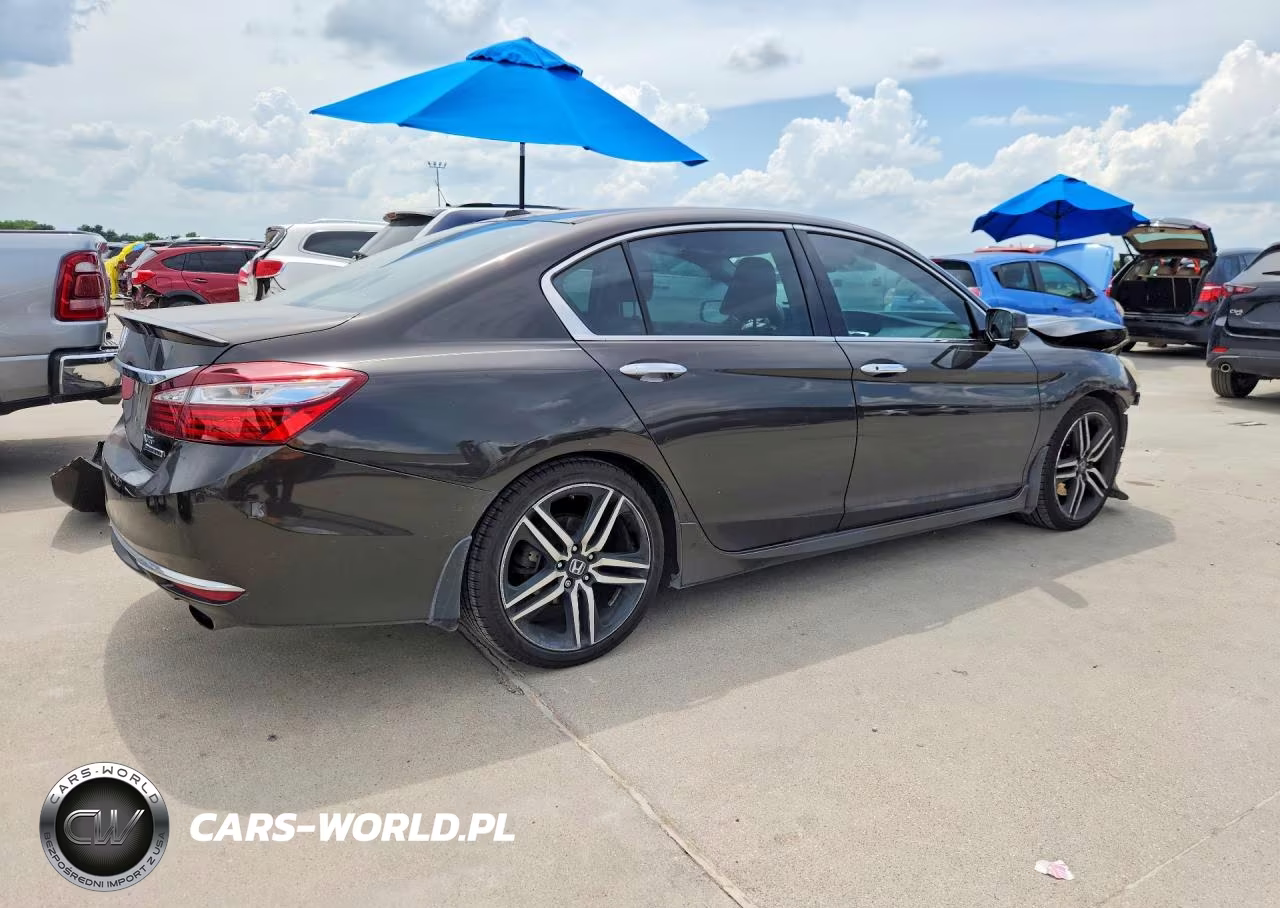2017 Honda Accord Touring VIN:1HGCR3F94HA015053 - 3