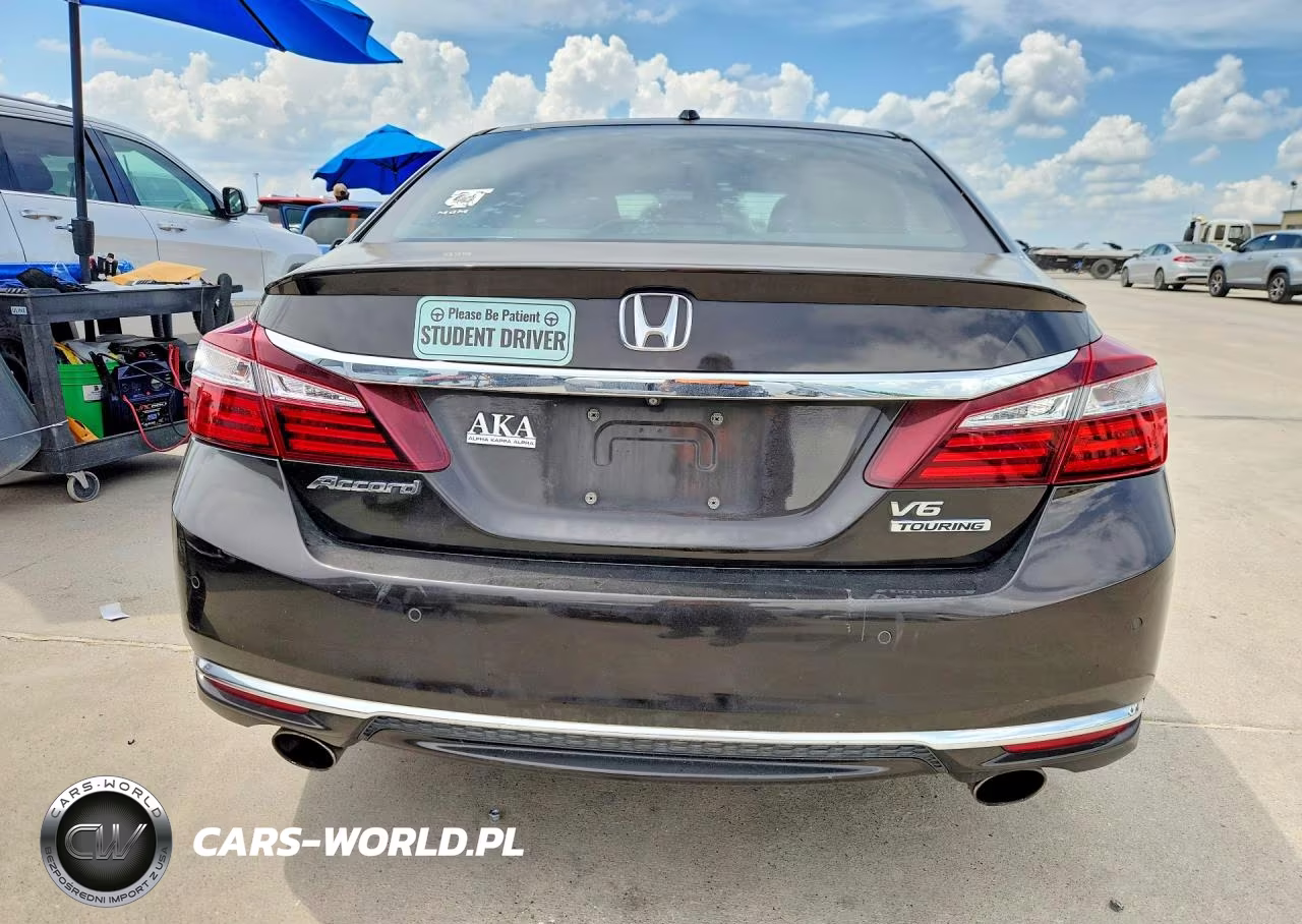 2017 Honda Accord Touring VIN:1HGCR3F94HA015053 - 6