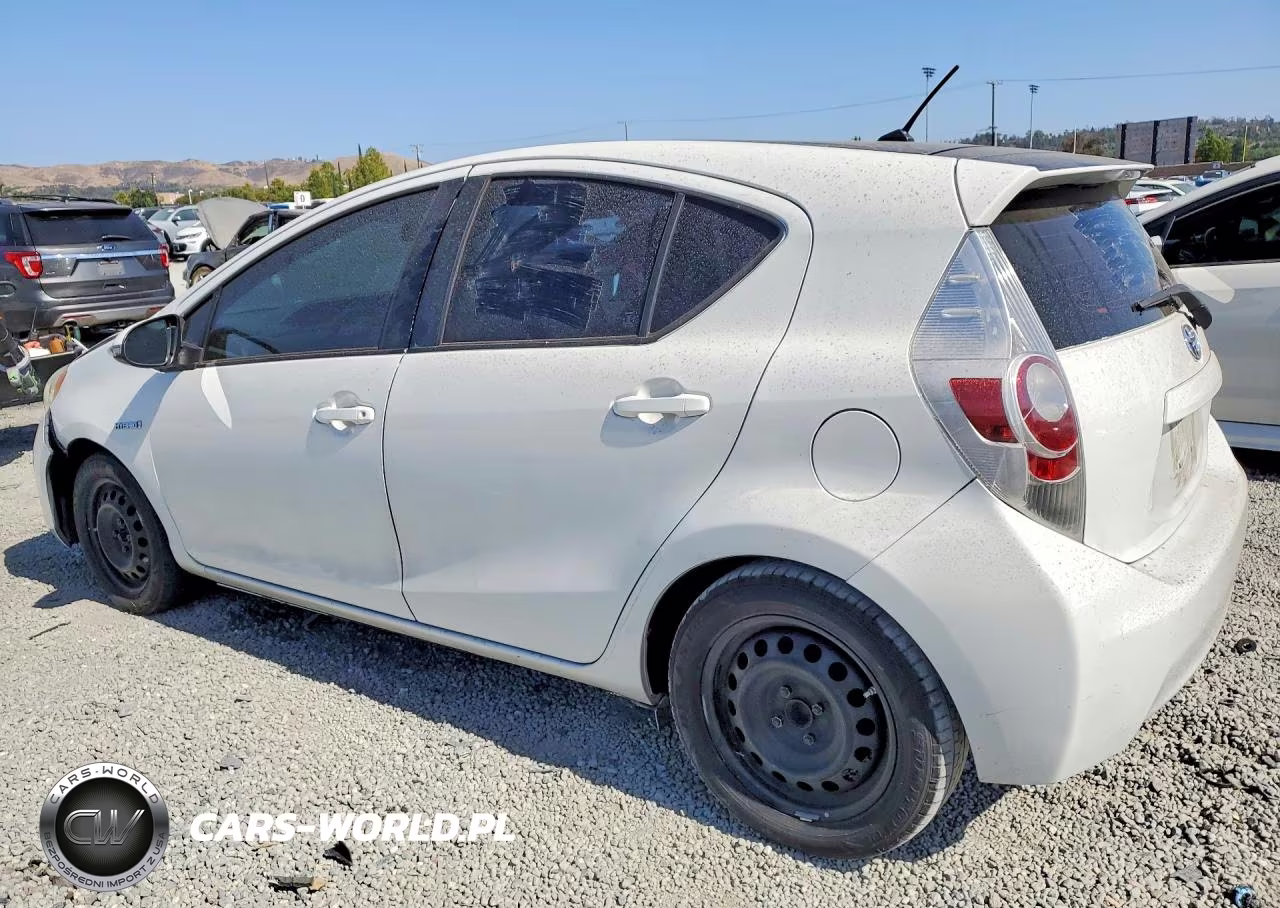 2014 Toyota Prius C Two VIN:JTDKDTB32E1560349 - 2