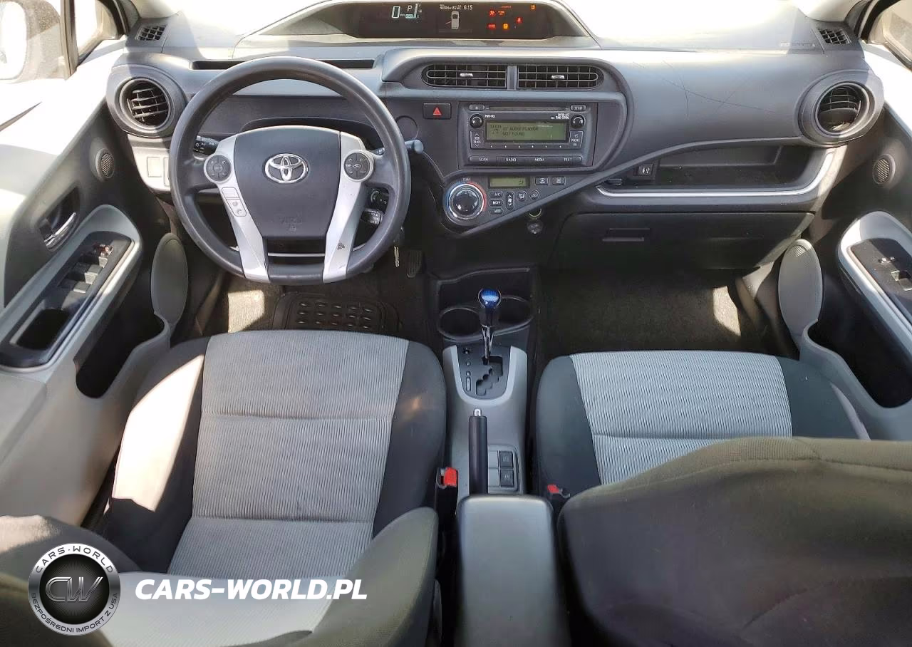 2014 Toyota Prius C Two VIN:JTDKDTB32E1560349 - 8