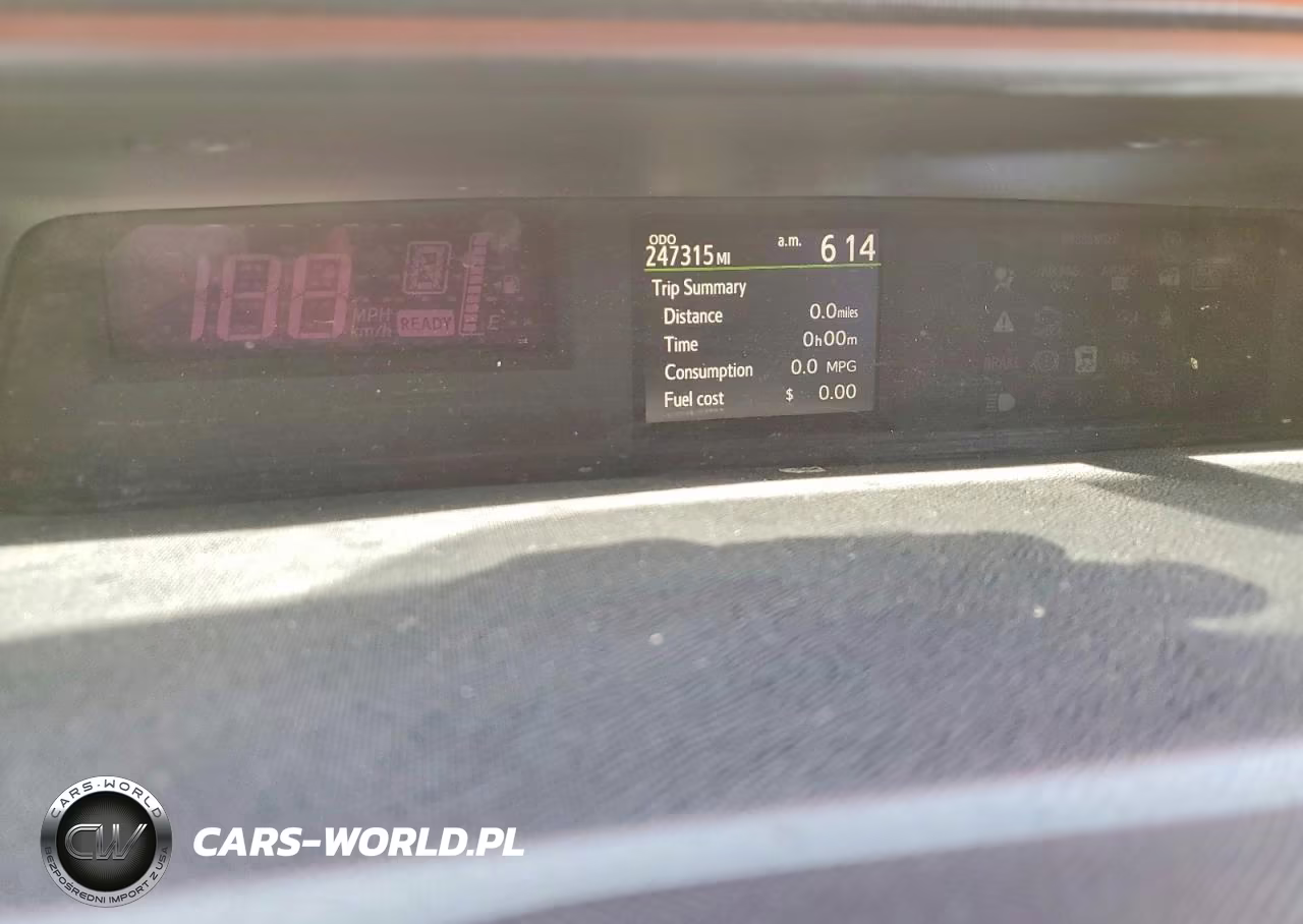 2014 Toyota Prius C Two VIN:JTDKDTB32E1560349 - 9