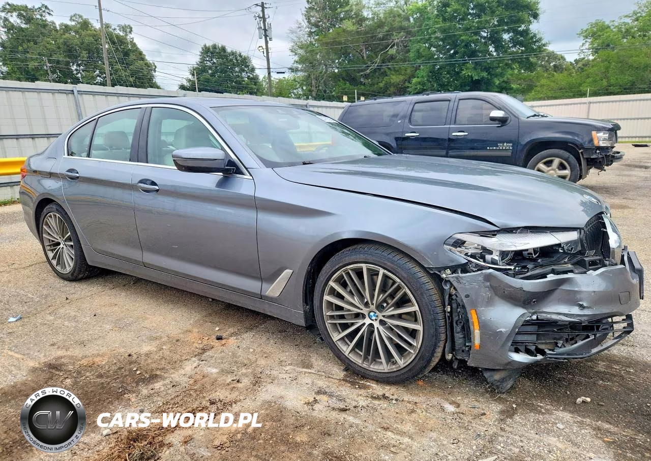 2019 BMW 530 Xi VIN:WBAJA7C56KWC77544 - 4