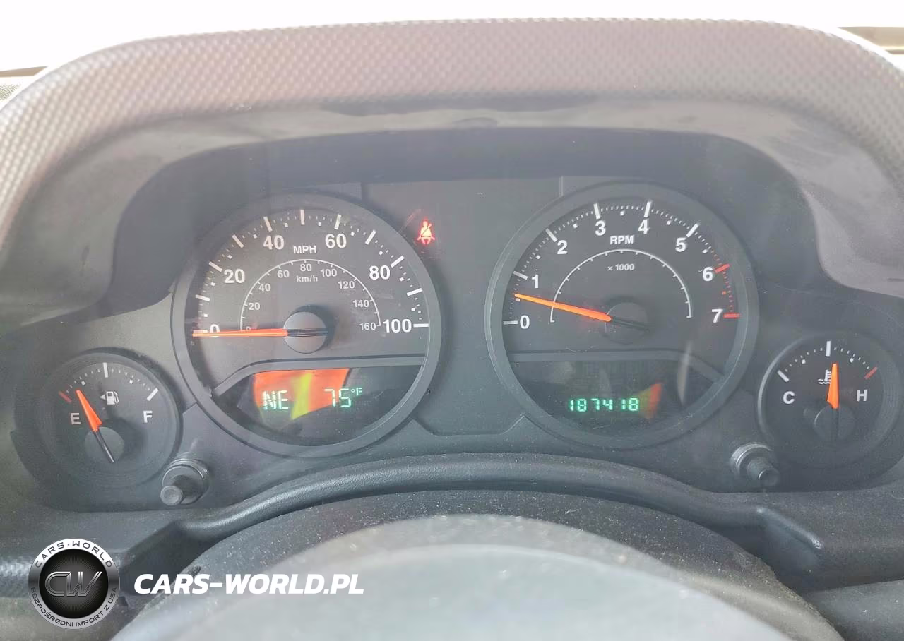 2007 Jeep Wrangler X VIN:1J4FA24127L135120 - 9