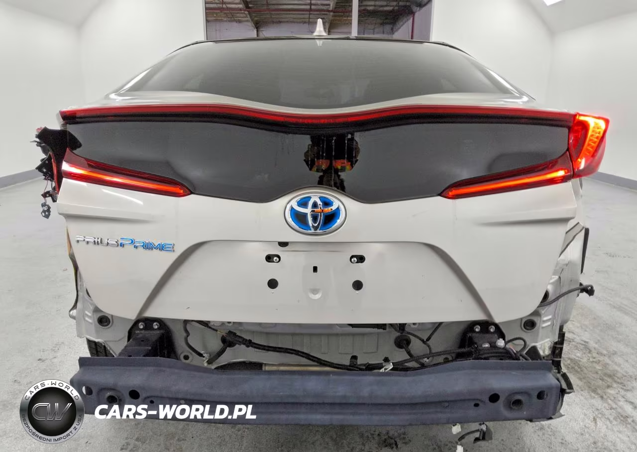 2017 Toyota Prius Prime Premium VIN:JTDKARFP4H3057617 - 6