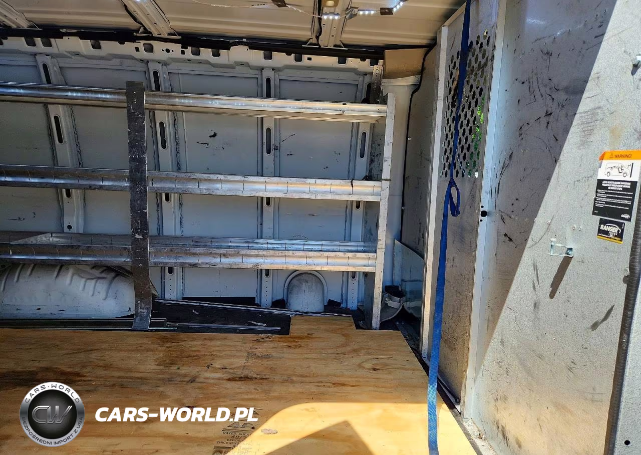 2019 Chevrolet Express G2500 VIN:1GCWGAFP1K1366563 - 10