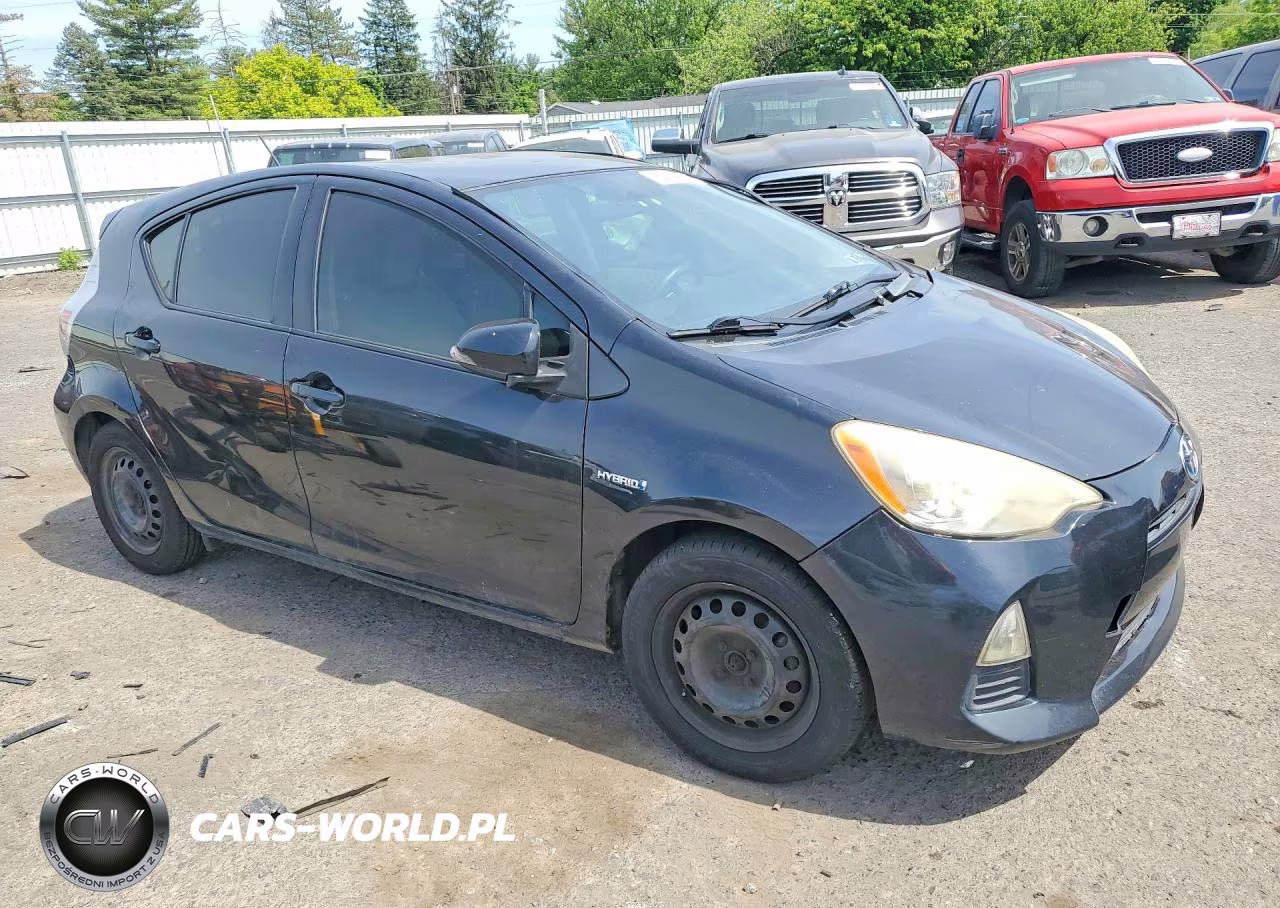 2012 Toyota Prius C One VIN:JTDKDTB35C1007577 - 4