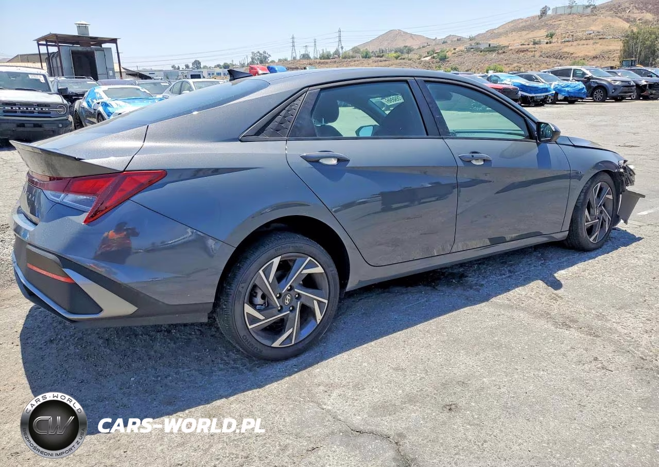 2025 Hyundai Elantra Sel Sport VIN:KMHLM4DG1SU079248 - 3