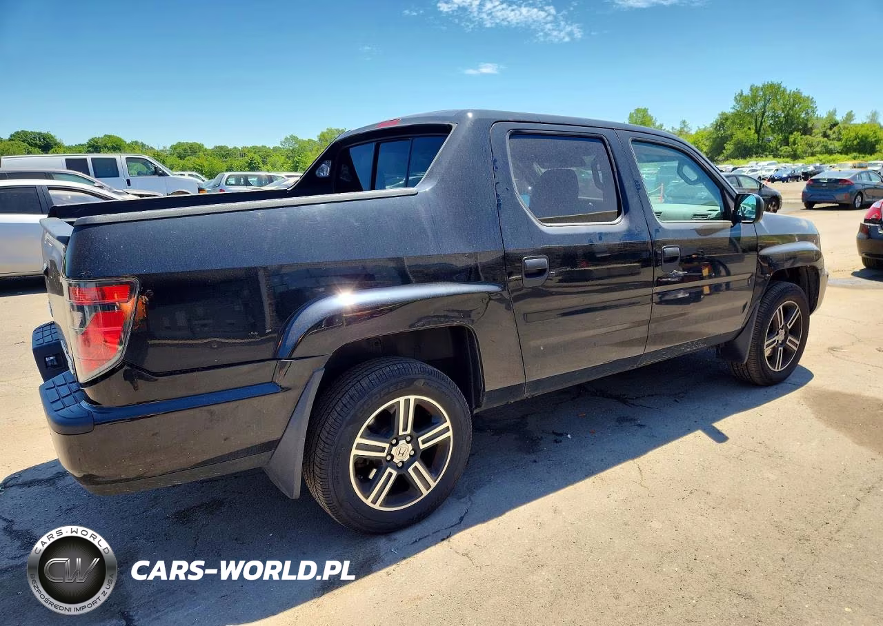 2014 Honda Ridgeline Sport VIN:5FPYK1F70EB009658 - 3