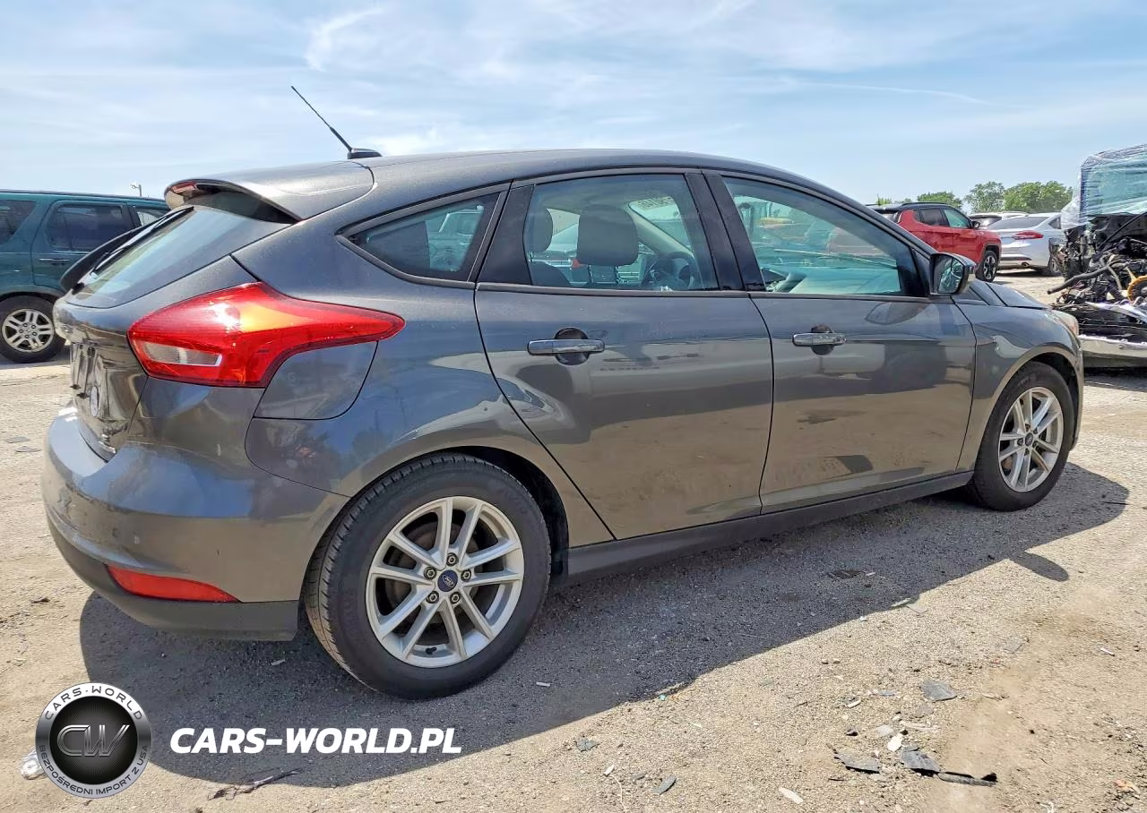 2016 Ford Focus Se VIN:1FADP3K23GL377725 - 3