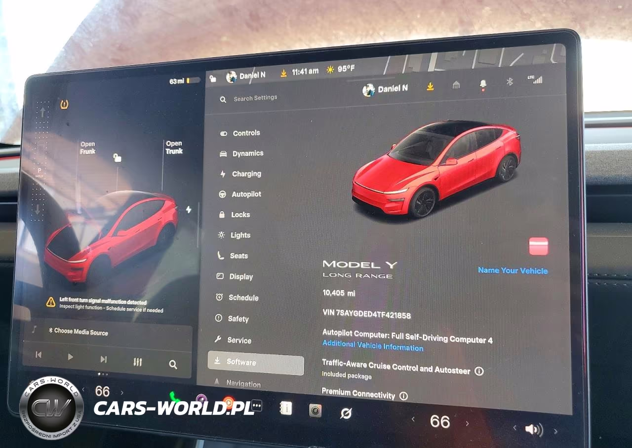 2026 Tesla Model Y VIN:7SAYGDED4TF421858 - 9