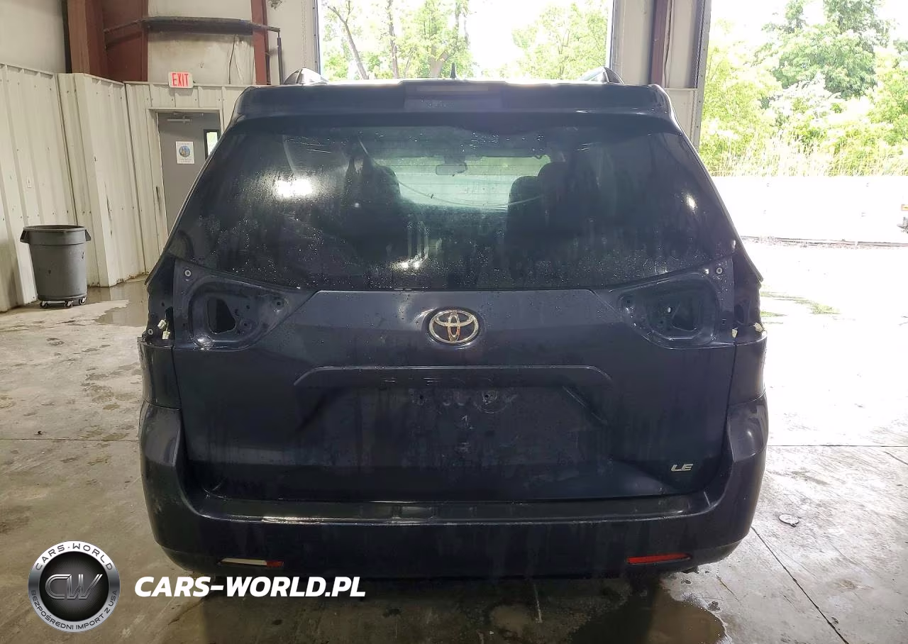 2018 Toyota Sienna Le 8 Passenger VIN:5TDKZ3DC1JS960012 - 6