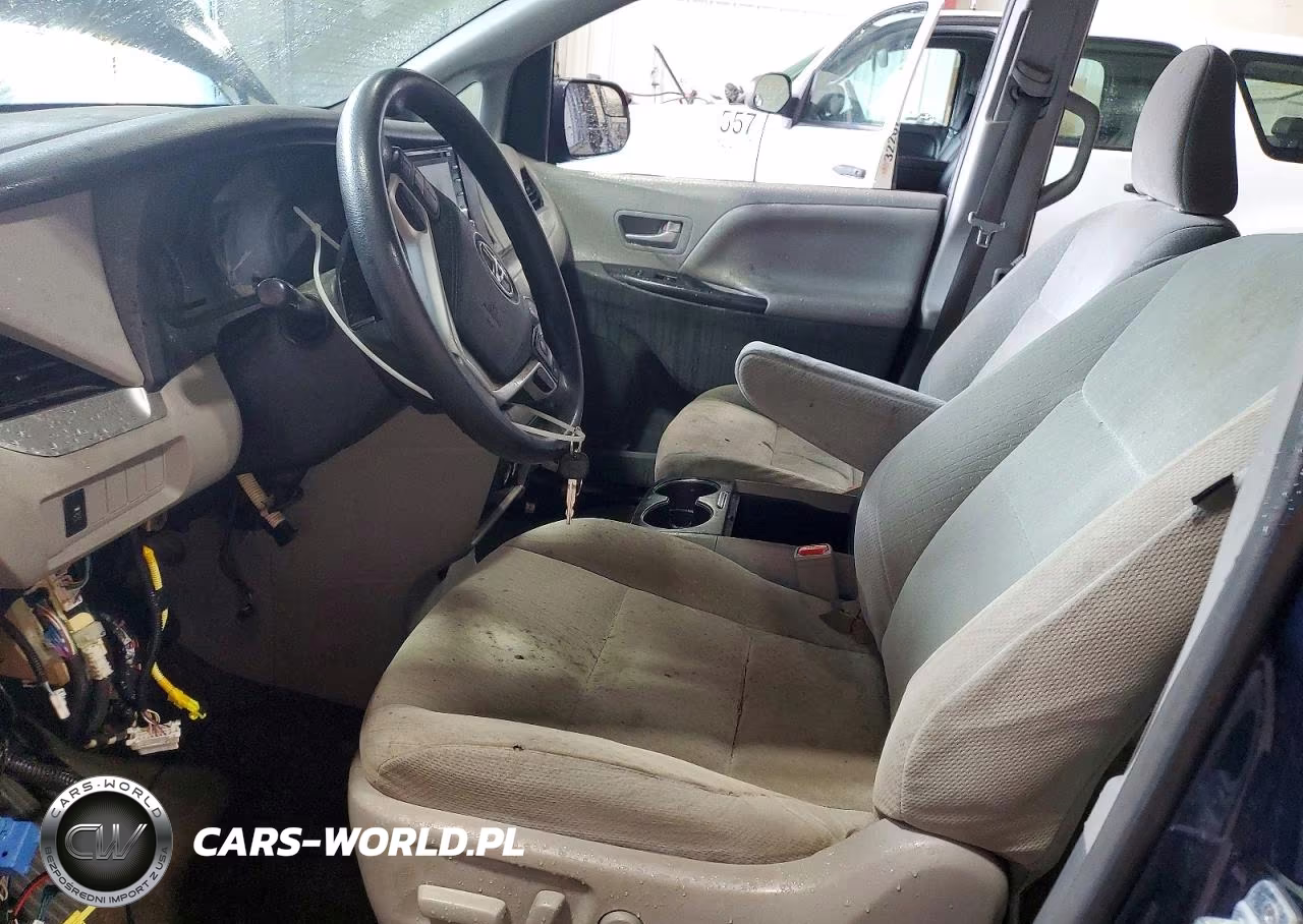 2018 Toyota Sienna Le 8 Passenger VIN:5TDKZ3DC1JS960012 - 7
