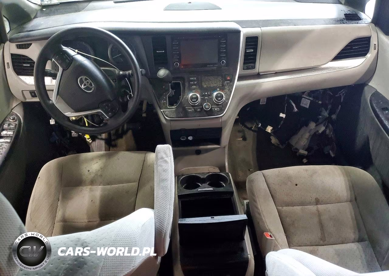 2018 Toyota Sienna Le 8 Passenger VIN:5TDKZ3DC1JS960012 - 8