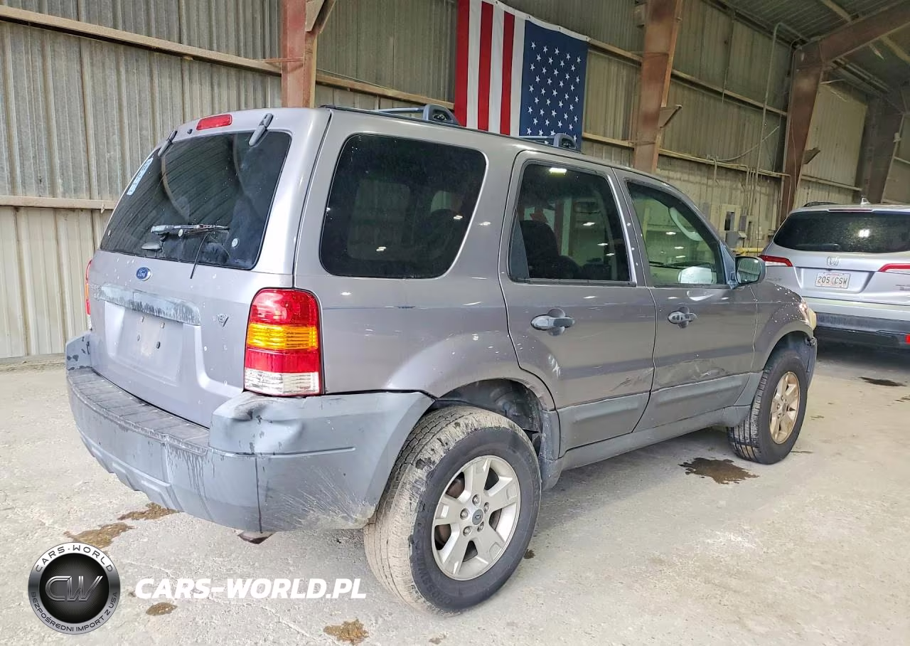 2007 Ford Escape Xlt VIN:1FMYU03137KA10625 - 3