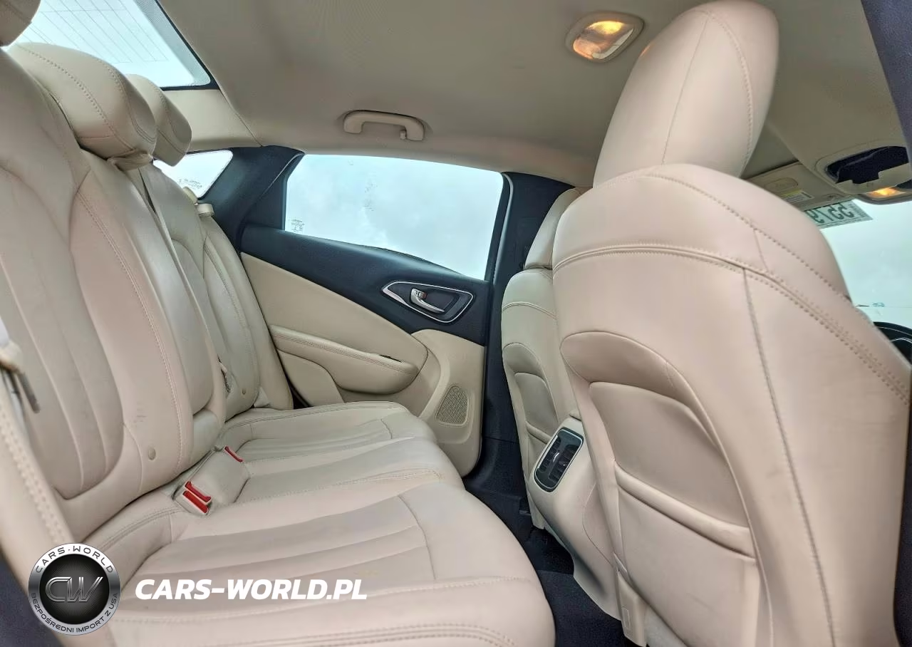 2015 Chrysler 200 C VIN:1C3CCCEG7FN523687 - 10