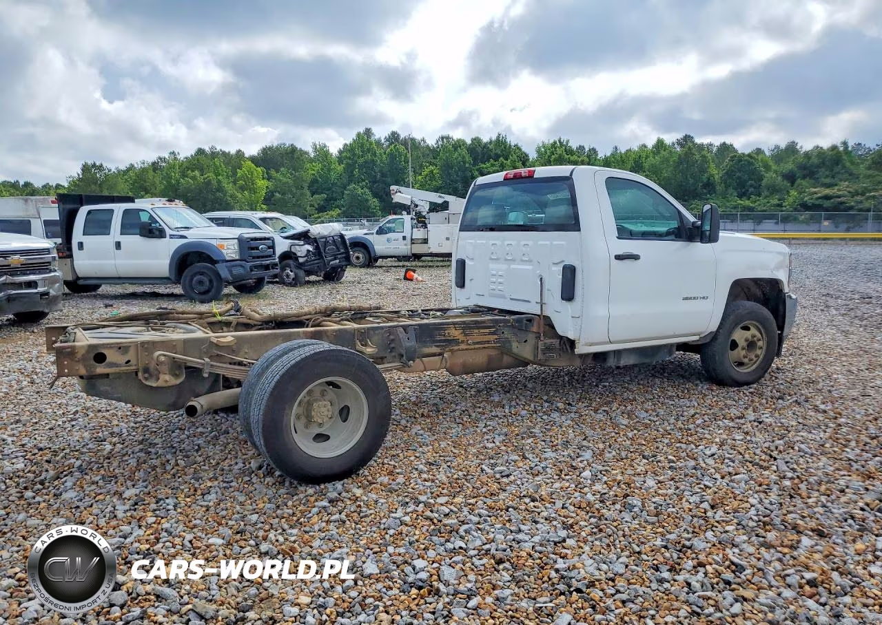 2015 Chevrolet Silverado C3500 VIN:1GB3CYC80FF637808 - 3