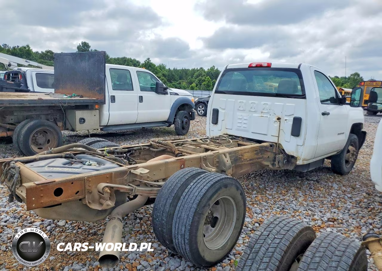 2016 Chevrolet Silverado C3500 VIN:1GB3CYC83GF195365 - 3