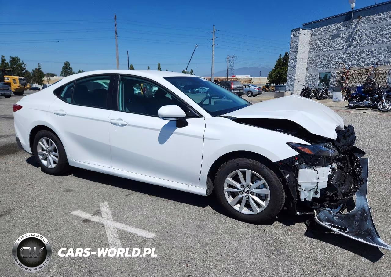 2026 Toyota Camry Le VIN:4T1DAACK9TU258706 - 4