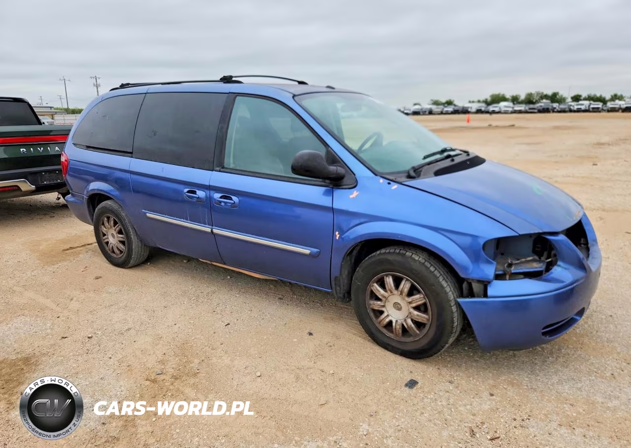 2007 Chrysler Town & Country Touring VIN:2A4GP54L47R272833 - 4