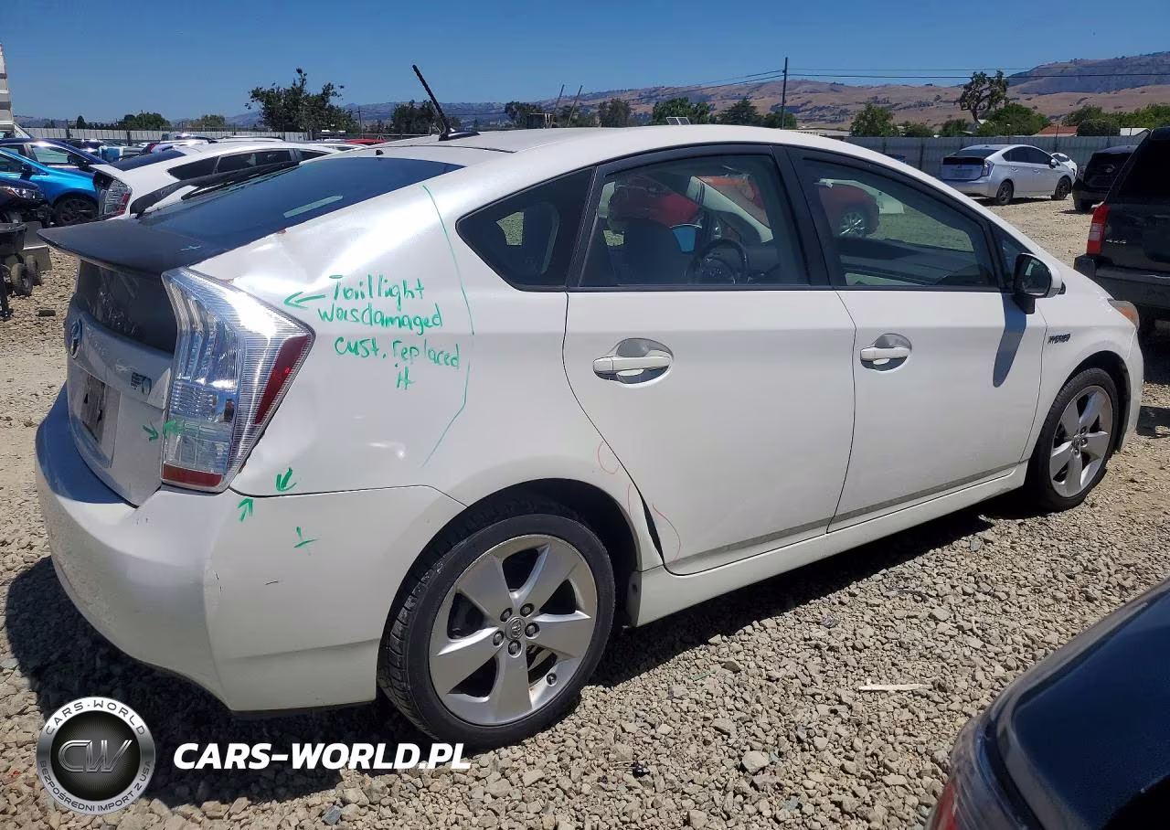 2010 Toyota Prius V VIN:JTDKN3DU6A0056728 - 3