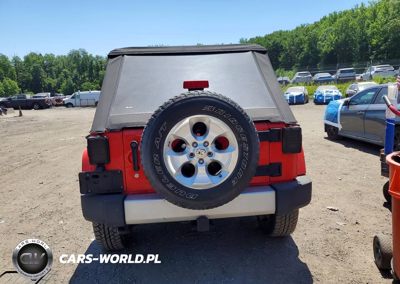 2013 Jeep Wrangler Unlimited Sahara VIN:1C4BJWEG5DL551771 - 6