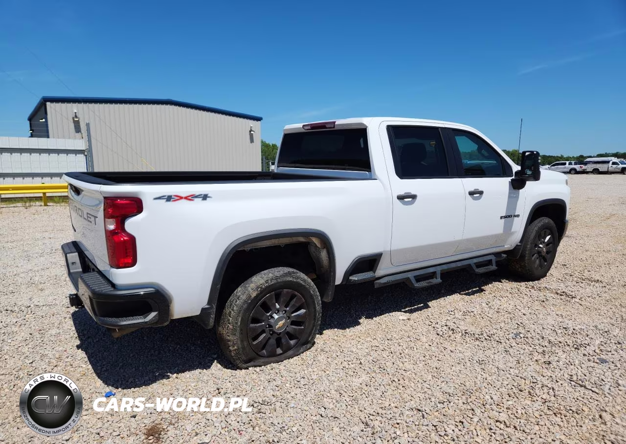 2023 Chevrolet Silverado K2500 Custom VIN:2GC4YME71P1720770 - 3