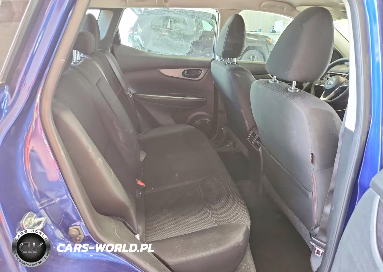2018 Nissan Rogue Sport S VIN:JN1BJ1CP7JW107939 - 10