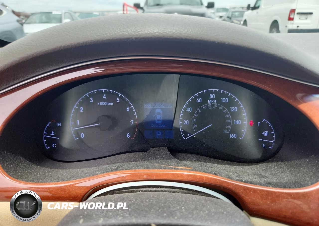 2014 Hyundai Genesis 3.8L VIN:KMHGC4DDXEU264249 - 9