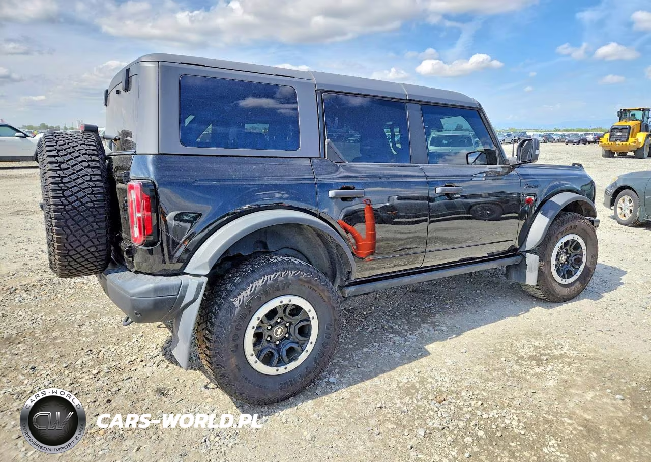 2024 Ford Bronco Base Advanced VIN:1FMEE9BP7RLA29864 - 3