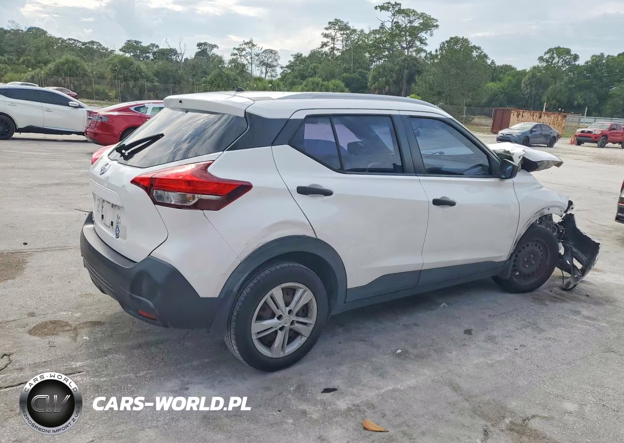 2018 Nissan Kicks S VIN:3N1CP5CU3JL512038 - 3