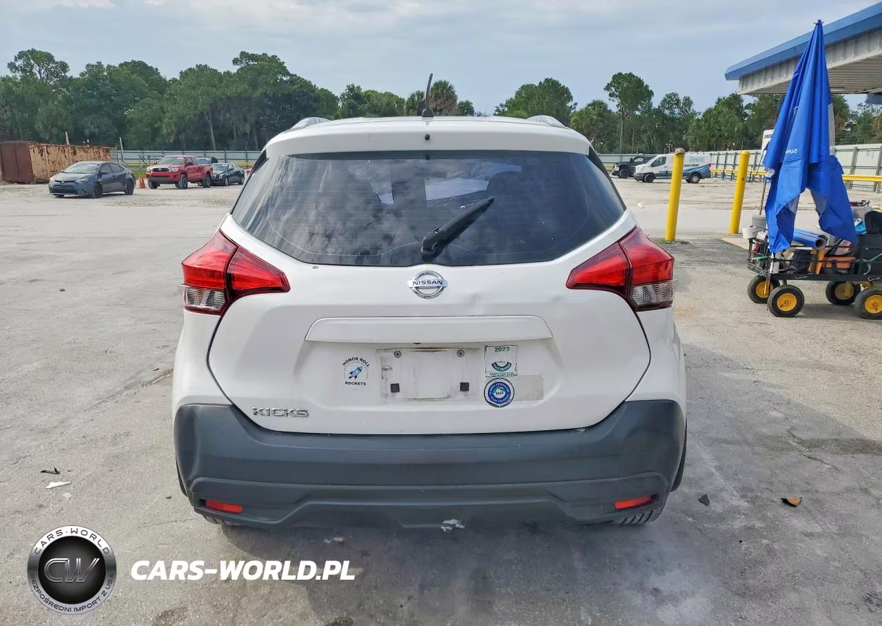 2018 Nissan Kicks S VIN:3N1CP5CU3JL512038 - 6